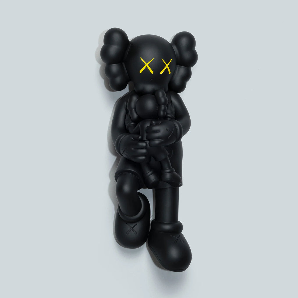 kaws-holiday-singapore-black-2