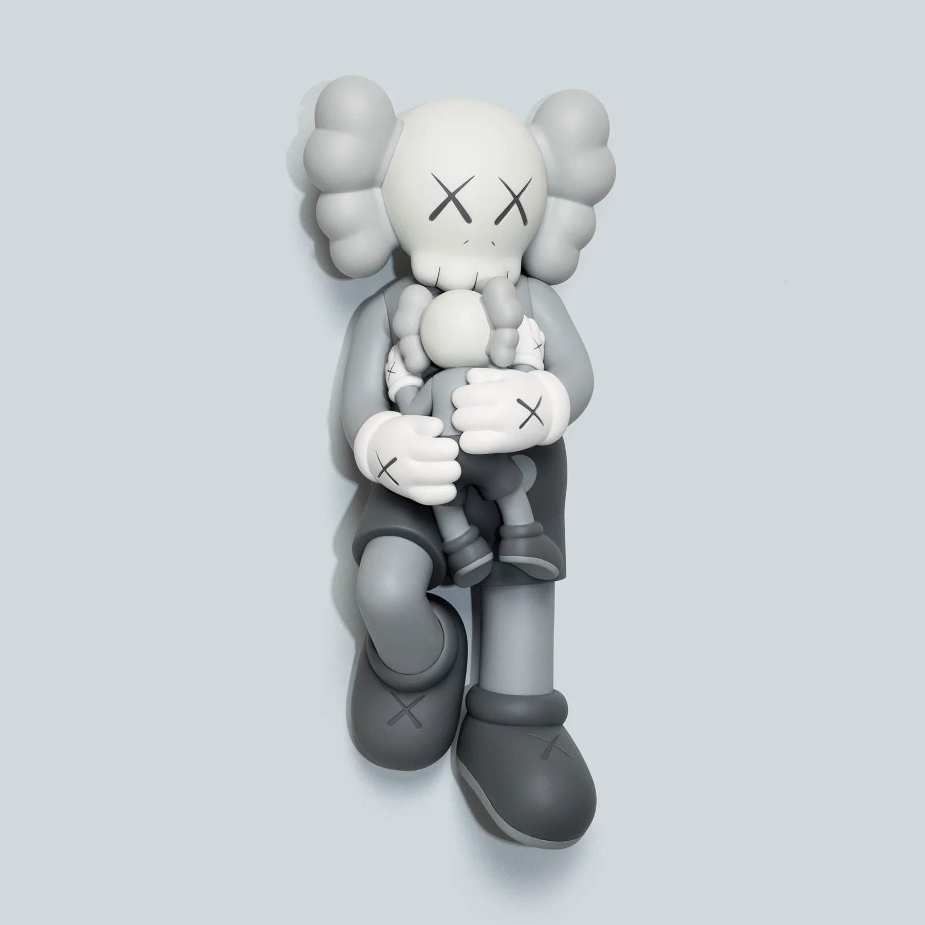 KAWS Sculptures for sale - Holiday Singapore (Grey) – ARTETRAMA KAWS Sculptures for sale - Holiday Singapore (Grey) – ARTETRAMA