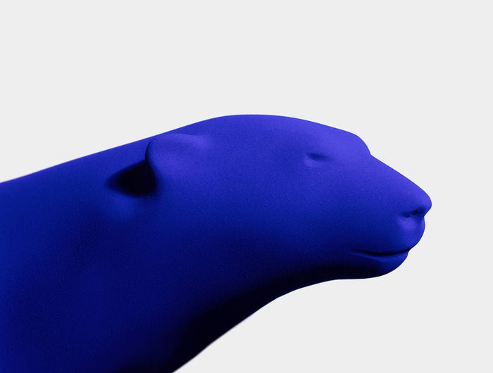 Close-up of "L'Ours Pompon - Edition Yves Klein" sculpture by Yves Klein - François Pompon, showing smooth blue IKB surface texture.